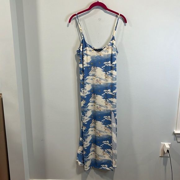 Reformation “Crimini” dress in the Cielo angel clouds print 2 - Picture 2 of 5